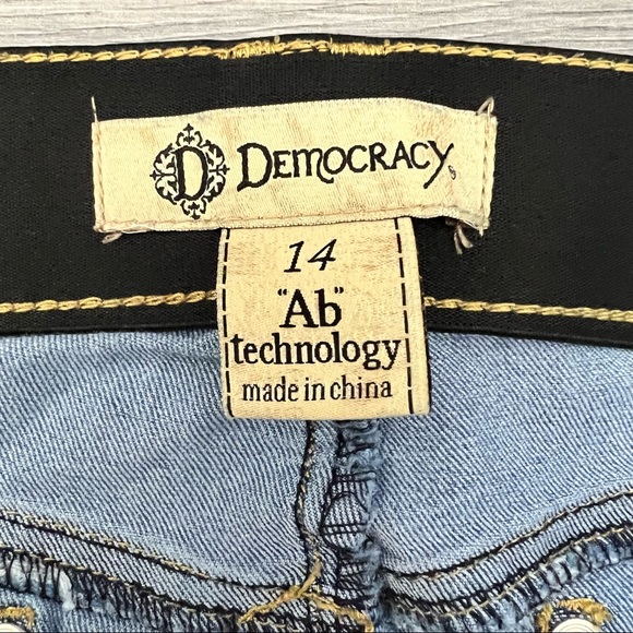 Democracy Ab Technology Cropped Raw Hem Jeans size 14 - Picture 7 of 8